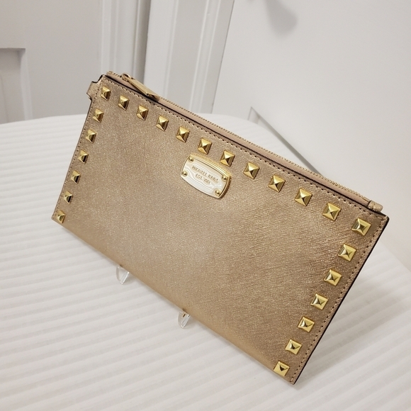 EC Michael Kors Gold Saffiano Leather Stud Large Clutch/Wristlet - Picture 2 of 14